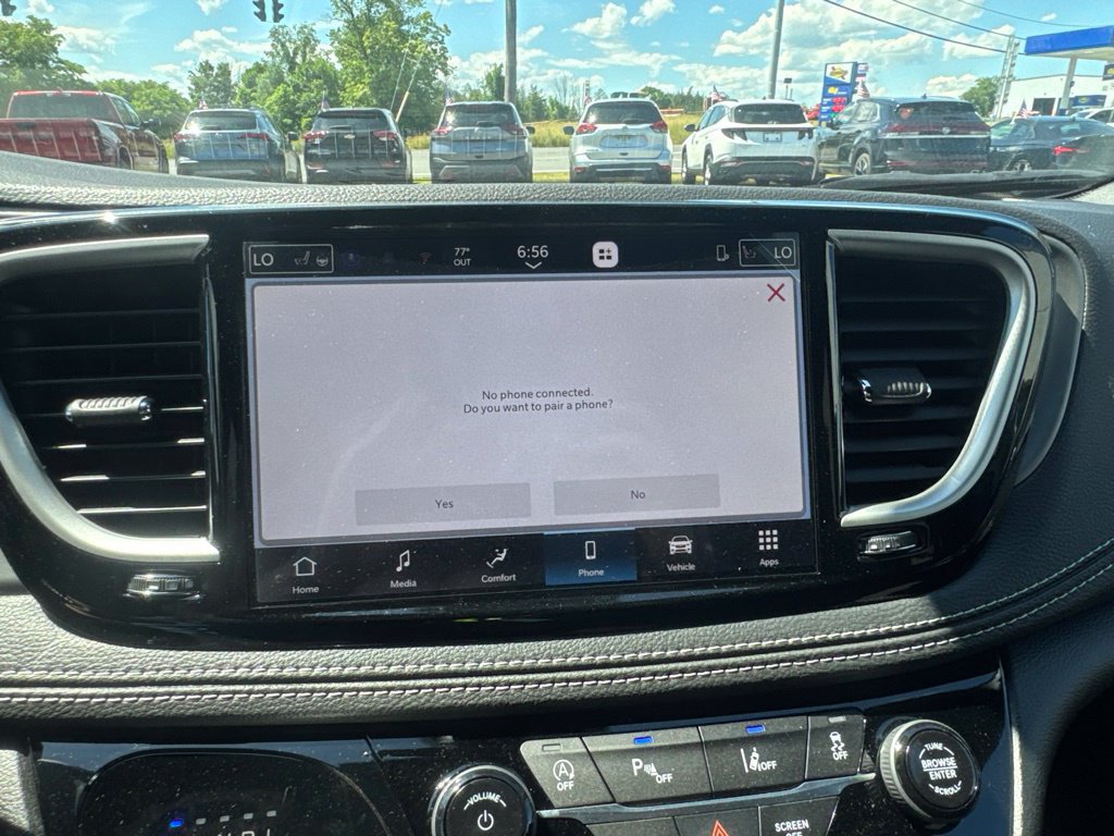 New 2027 Chrysler Pacifica Select FWD image 36