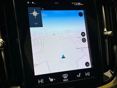 Used 2022 Volvo V60 T5 Cross Country image 13