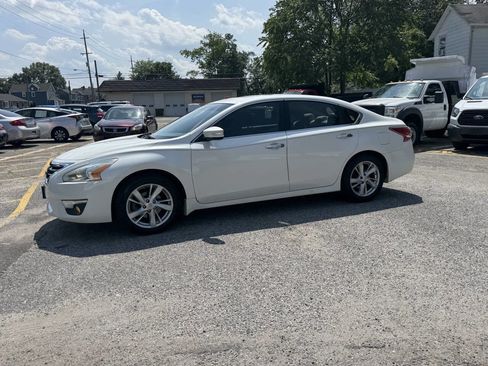 Used 2013 Nissan Altima 2.5 SV w/ 2.5SV Convenience Pkg image 37