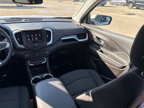 Used 2024 GMC Terrain SLE w/ Driver Convenience Package image 25