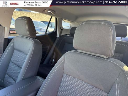 Used 2024 GMC Terrain SLE w/ Driver Convenience Package image 19