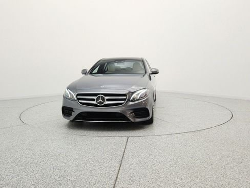 Used 2019 Mercedes-Benz E 300 image 2