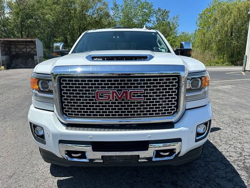 Used 2017 GMC Sierra 3500 Denali w/ Duramax Plus Package AWD/4WD image 12