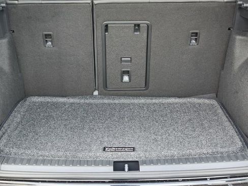 New 2025 Volkswagen Taos SE image 29