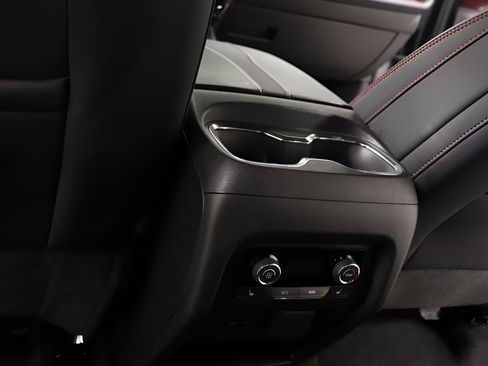 Used 2025 Chevrolet Traverse RS AWD/4WD image 27