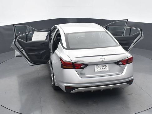 Used 2024 Nissan Altima 2.5 S FWD image 17