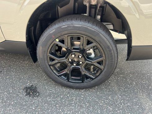 New 2025 Ford Maverick Lariat w/ Black Appearance Package image 30