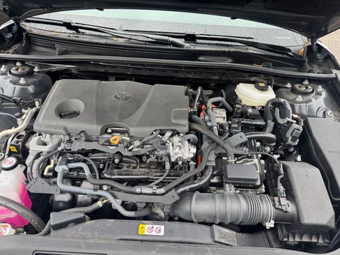 Used 2025 Toyota Camry LE image 32