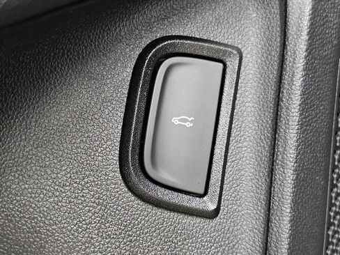 Used 2025 Chevrolet Blazer EV RS AWD/4WD image 31