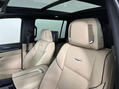 Used 2023 Cadillac Escalade ESV Premium Luxury w/ Performance Package AWD/4WD image 6