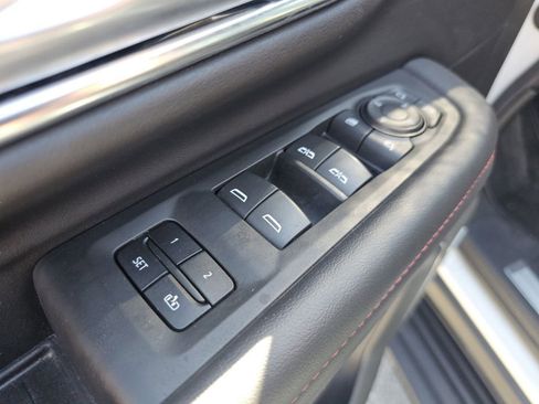 Used 2022 Chevrolet Suburban RST w/ Luxury Package image 28