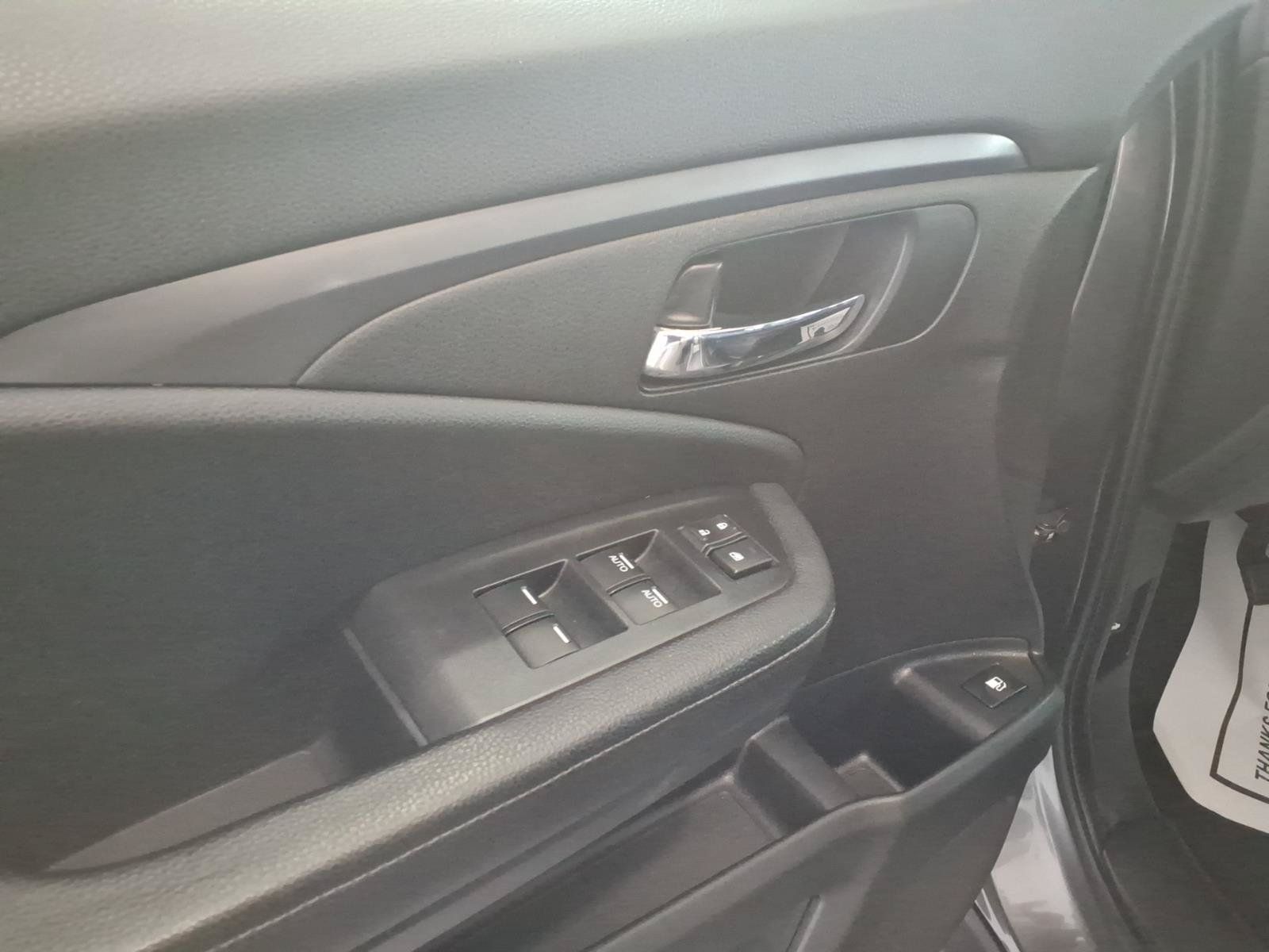 Used 2017 Honda Ridgeline RTL image 12