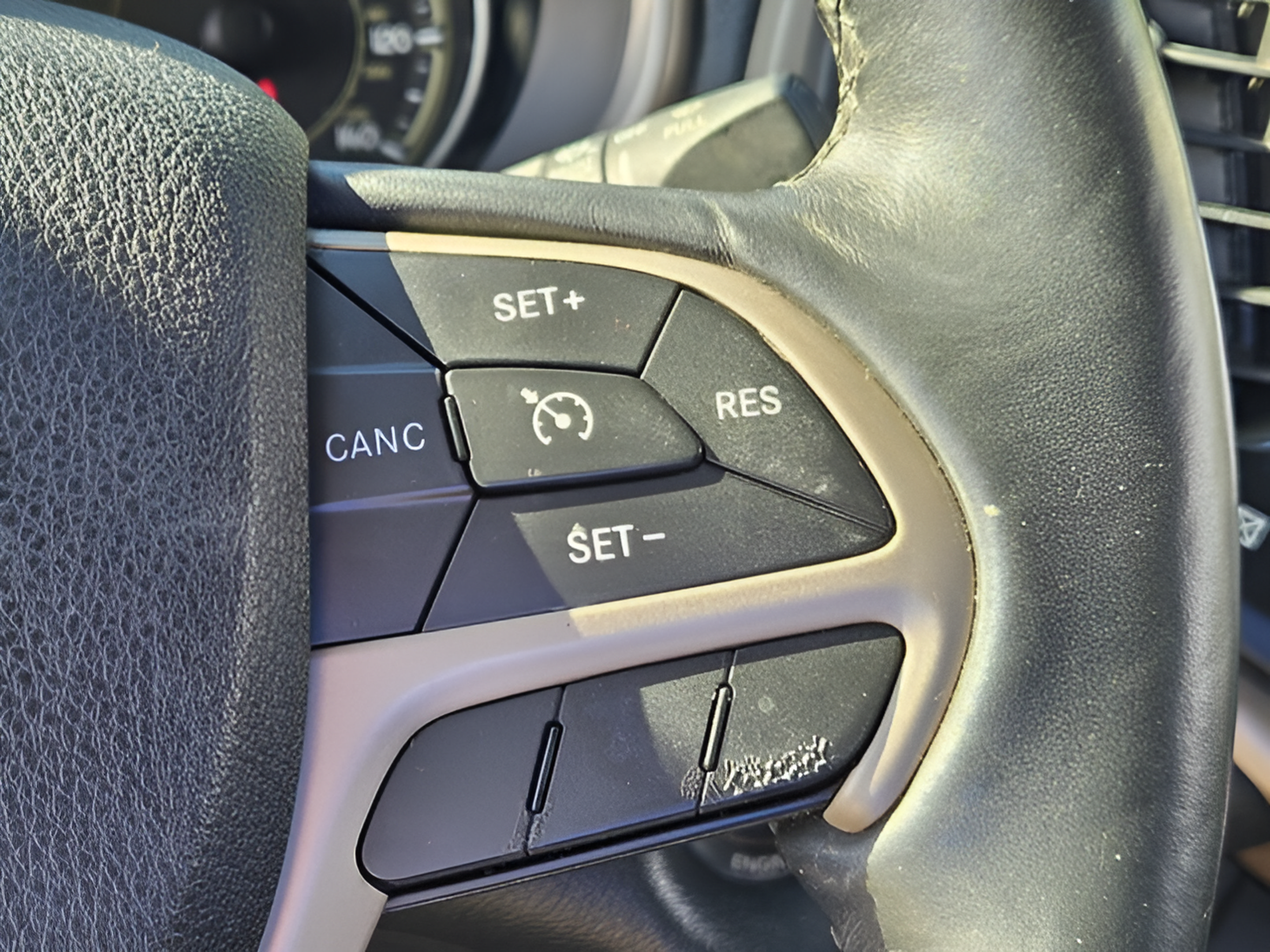 Used 2014 Jeep Cherokee Limited w/ Trailer Tow Group FWD image 21
