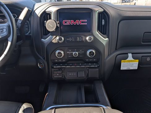 Used 2020 GMC Sierra 1500 Denali w/ Denali Ultimate Package AWD/4WD image 11