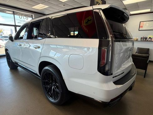 Used 2023 Cadillac Escalade Sport Platinum w/ LPO, ONYX Package AWD/4WD image 14