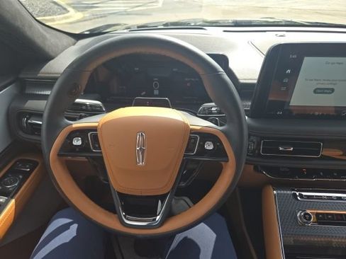 Used 2025 Lincoln Aviator Black Label AWD/4WD image 36