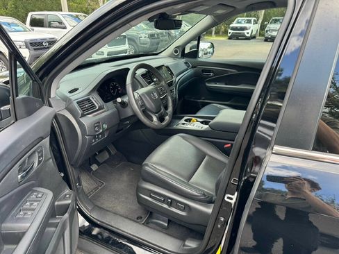 Used 2025 Honda Ridgeline RTL image 3