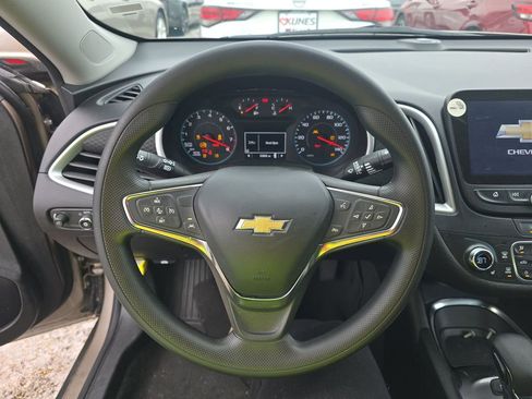 Used 2024 Chevrolet Malibu LT image 11