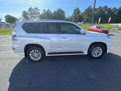 Used 2015 Lexus GX 460 w/ Premium Package AWD/4WD image 6