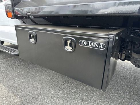 New 2024 Ford F550 4x4 Regular Cab Super Duty image 40