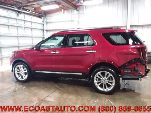 Used 2019 Ford Explorer Limited w/ Ford Safe & Smart Package image 6