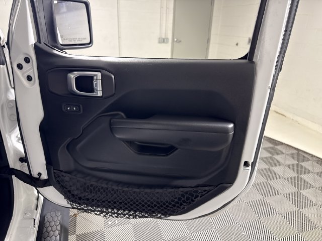 Used 2021 Jeep Wrangler Sport AWD/4WD image 17