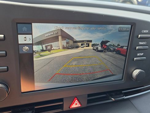 Certified 2025 Hyundai Elantra Sport FWD image 18