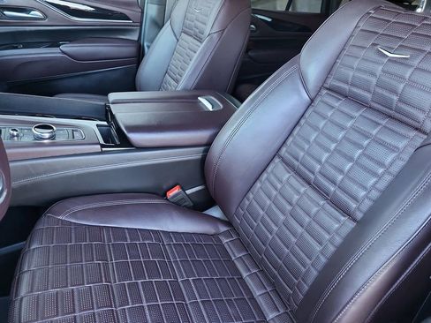 Certified 2024 Cadillac Escalade Premium Luxury Platinum image 9