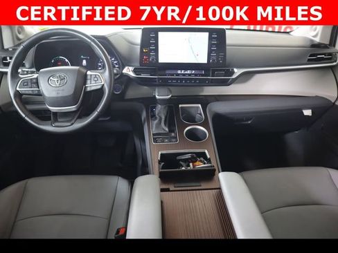 Used 2024 Toyota Sienna XLE w/ XLE Plus Package AWD/4WD image 17