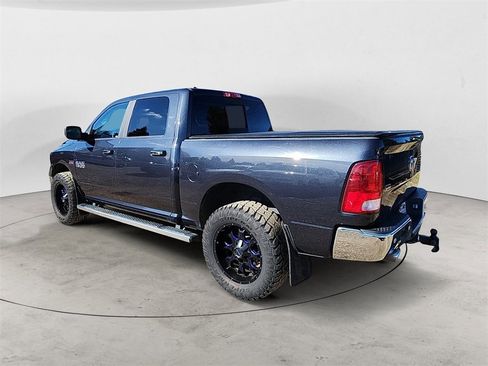 Used 2017 RAM 1500 Classic SLT w/ SLT Plus D￩cor Group image 3