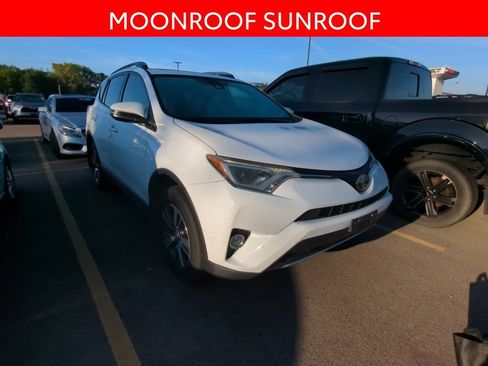 Used 2018 Toyota RAV4 XLE AWD/4WD image 3