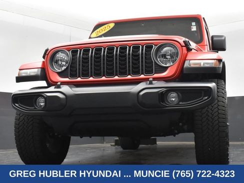 Used 2025 Jeep Gladiator Sport AWD/4WD image 28