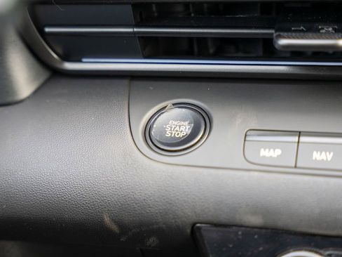 New 2025 Hyundai Elantra SEL image 24