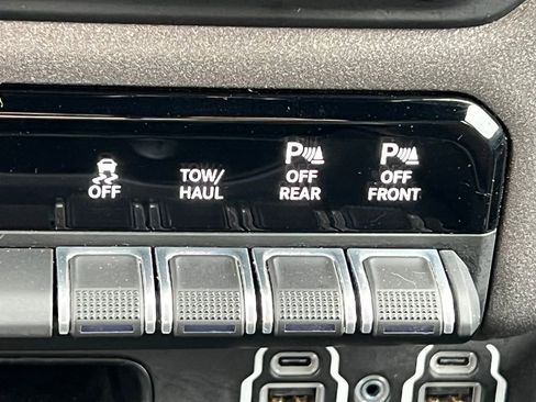 Used 2022 RAM 1500 Big Horn w/ Built-to-serve Edition AWD/4WD image 33