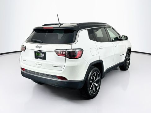 Used 2025 Jeep Compass Limited AWD/4WD image 9