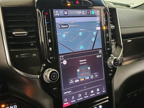 Used 2025 RAM 1500 Laramie image 26