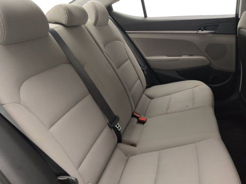 Used 2018 Hyundai Elantra SE image 19