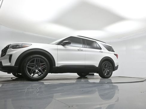 New 2026 Ford Explorer ST image 43