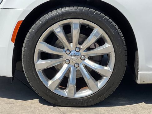Used 2019 Chrysler 300 Limited RWD image 35