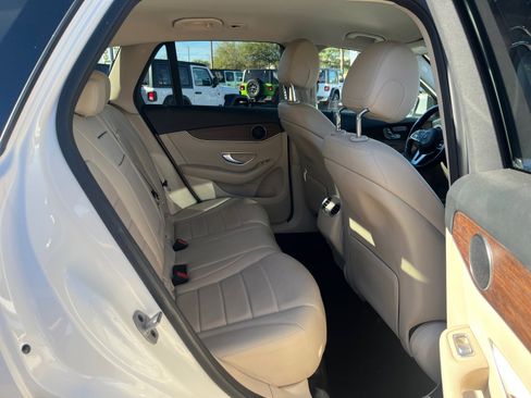 Used 2022 Mercedes-Benz GLC 300 4MATIC image 18