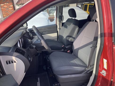 Used 2009 Dodge Grand Caravan SE image 7