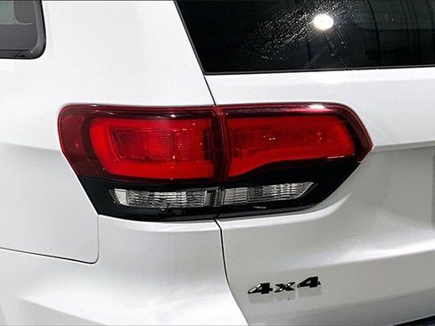 Used 2020 Jeep Grand Cherokee Altitude image 41