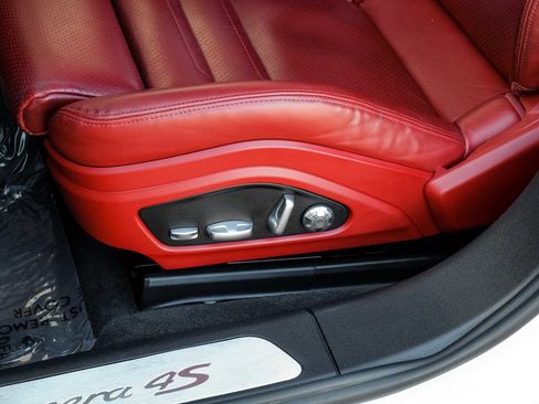 Used 2018 Porsche Panamera 4S image 44