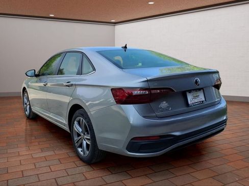 Used 2024 Volkswagen Jetta SE FWD image 7