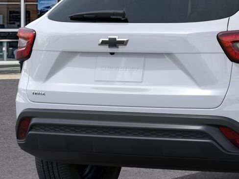 New 2026 Chevrolet Trax LS image 38