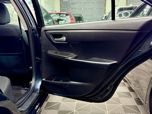 Used 2017 Toyota Camry LE image 8