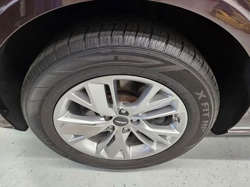 Used 2022 Genesis GV70 2.5T image 10