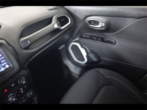 Used 2020 Jeep Renegade Sport image 14