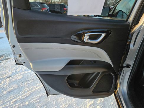 Used 2022 Jeep Compass Limited image 24