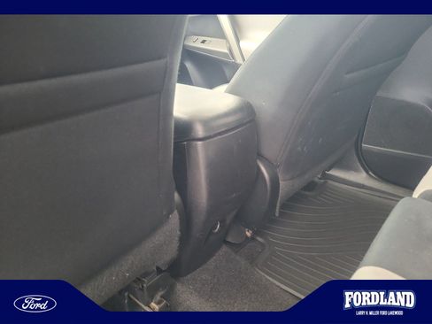 Used 2017 Toyota RAV4 XLE w/ Carpet Mat Package AWD/4WD image 31